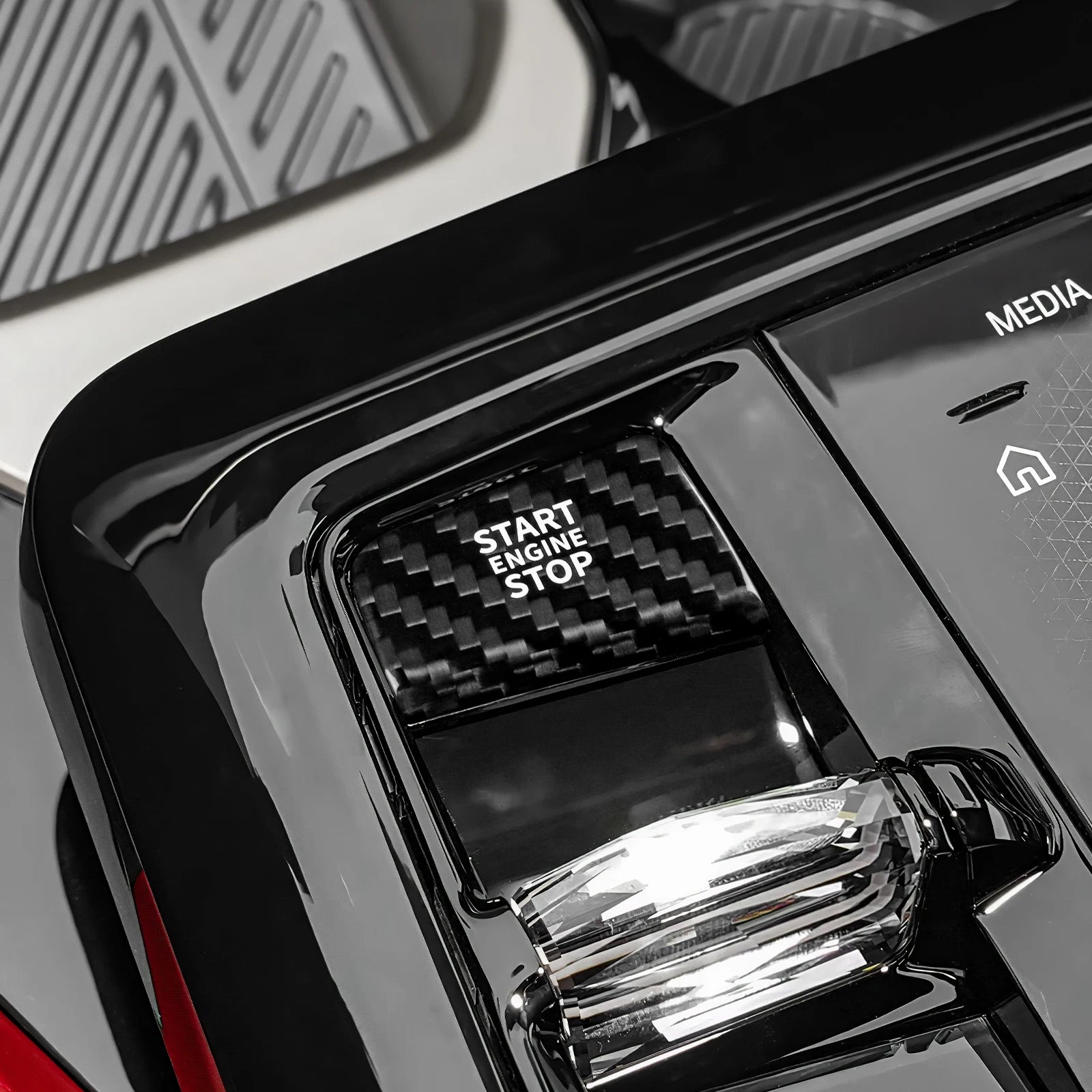 LHD Car Engine Start Stop Button Ignition Switch Cover for BMW 5 7 Series G60 G70 2024 2025 Real Hard Carbon Fiber Sticker 1pcs